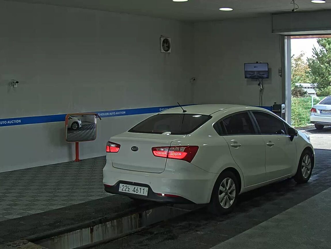 KIA THE NEW PRIDE 4-DOOR 1.4 MPI TRENDY 2016 - zdjęcie 5