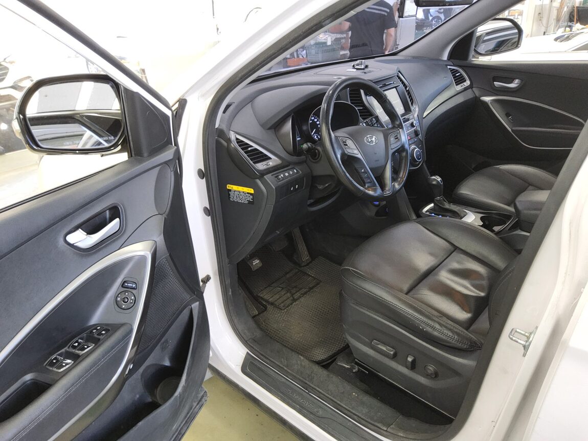 HYUNDAI SANTA FE THE PRIME DIESEL R2.0 2WD PREMIUM 2017 - zdjęcie 10