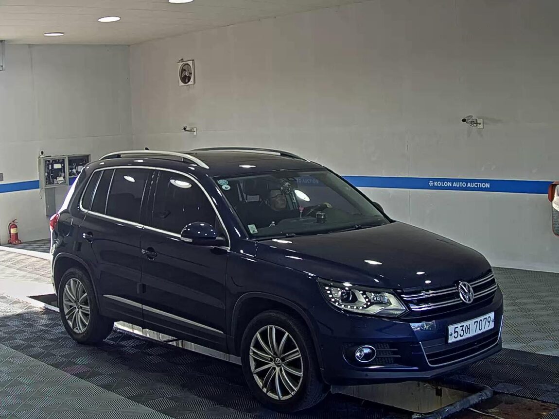 VOLKSWAGEN TIGUAN 2.0 TDI BLUEMOTION PREMIUM 2015 - zdjęcie 3