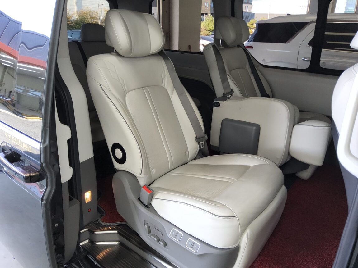 HYUNDAI STARIA 2.2 DIESEL LIMOUSINE 7-SEATER 2WD 2022 - zdjęcie 13