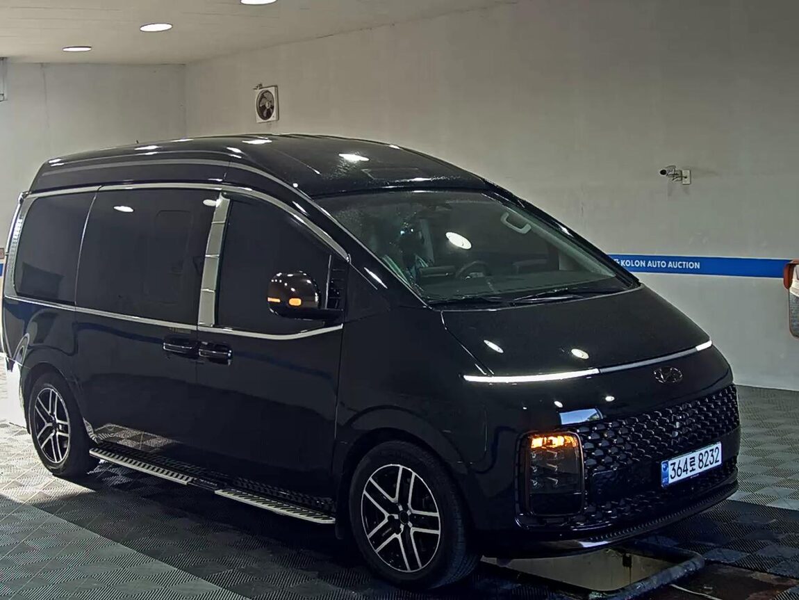 HYUNDAI STARIA 2.2 DIESEL LIMOUSINE 7-SEATER 2WD 2022 - zdjęcie 3