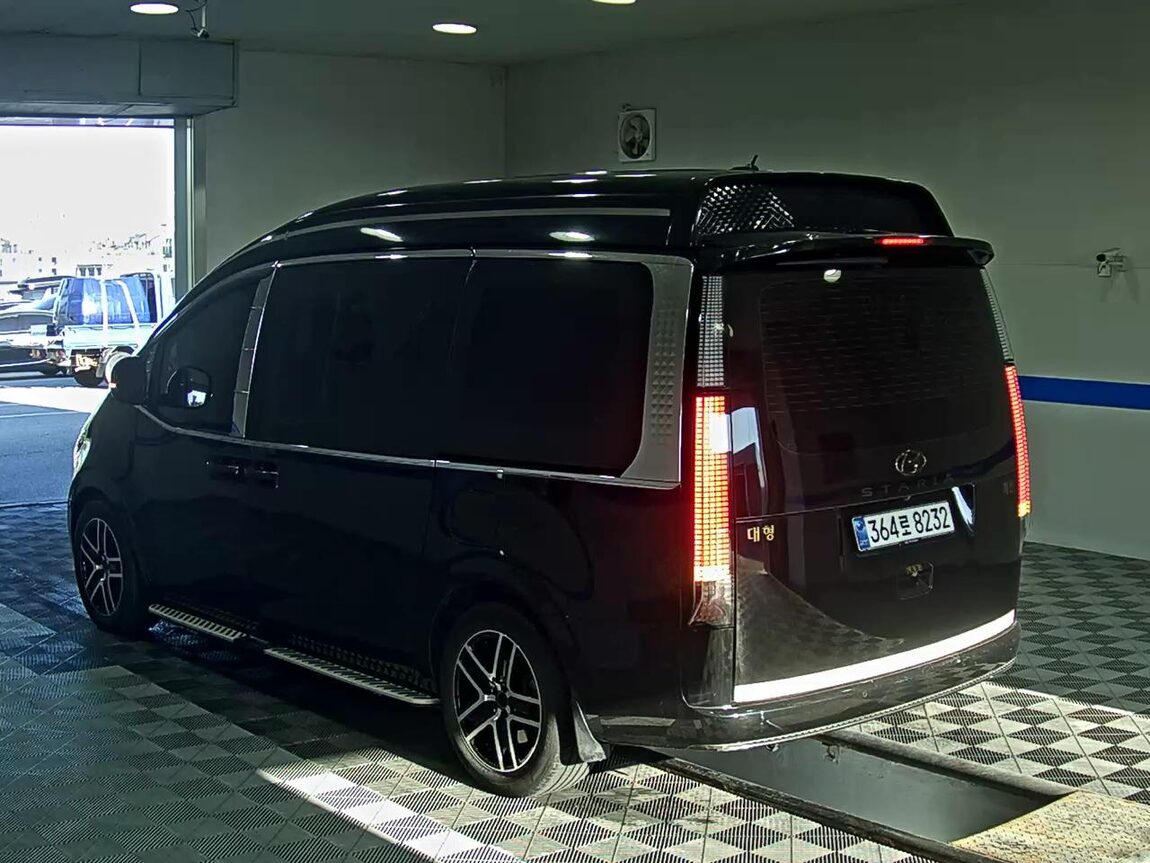 HYUNDAI STARIA 2.2 DIESEL LIMOUSINE 7-SEATER 2WD 2022 - zdjęcie 6