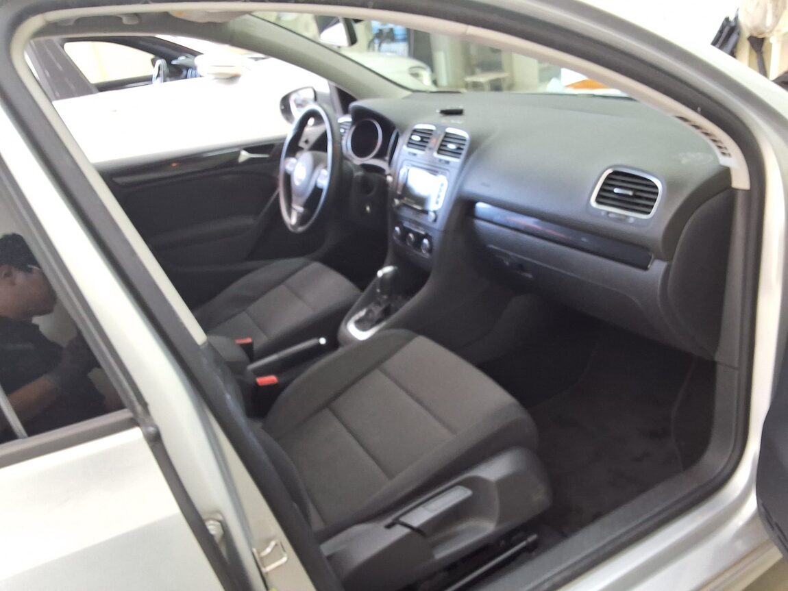 VOLKSWAGEN GOLF (6TH GEN) 1.6 TDI BLUEMOTION STYLE EDITION 2013 - zdjęcie 15
