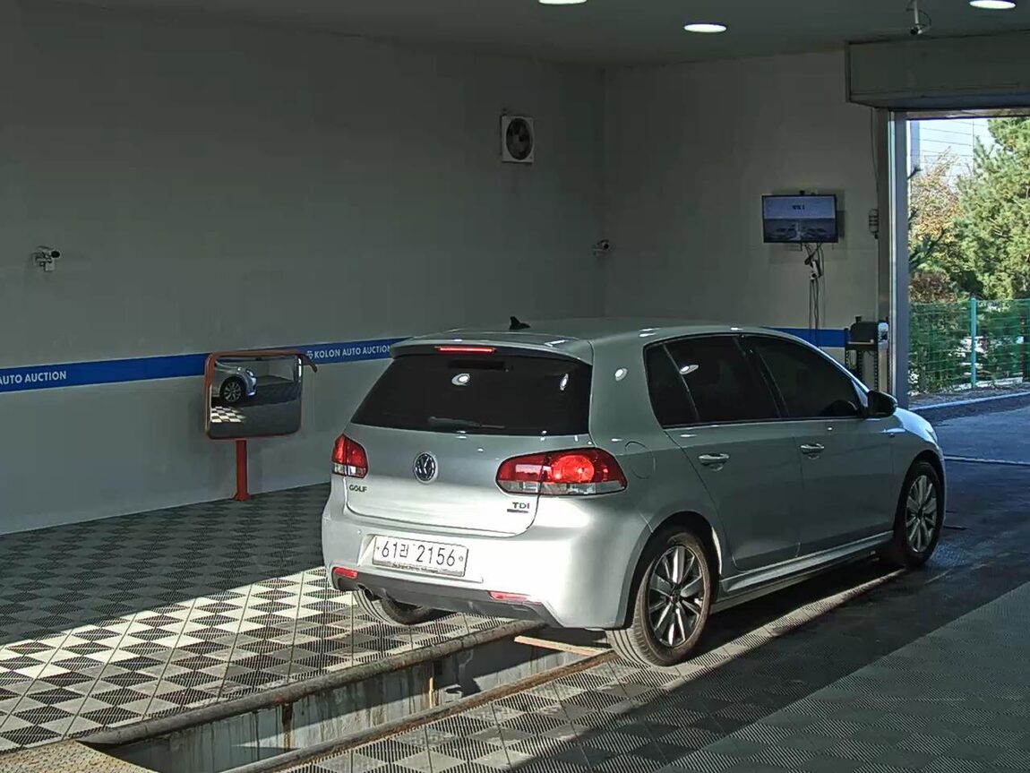 VOLKSWAGEN GOLF (6TH GEN) 1.6 TDI BLUEMOTION STYLE EDITION 2013 - zdjęcie 5