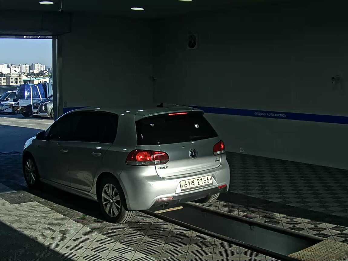 VOLKSWAGEN GOLF (6TH GEN) 1.6 TDI BLUEMOTION STYLE EDITION 2013 - zdjęcie 6