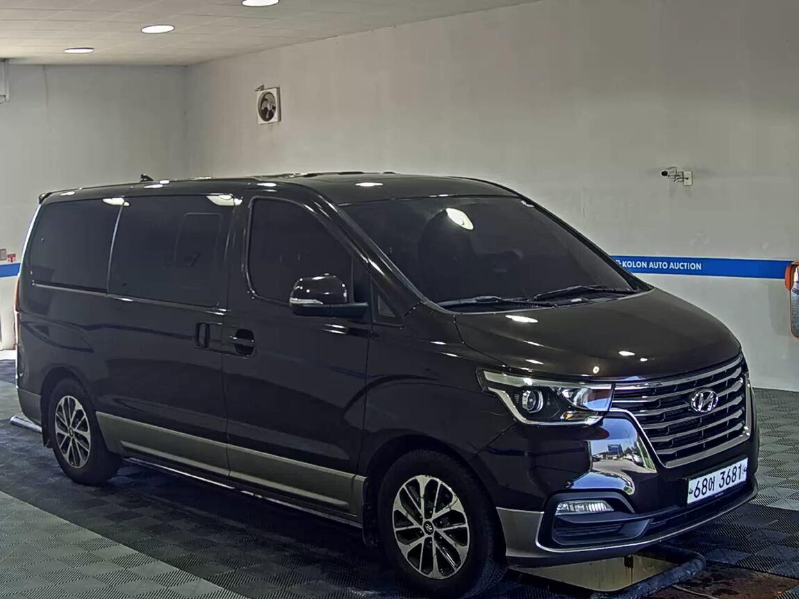 HYUNDAI THE NEW GRAND STAREX 9-SEATER DIESEL EXCLUSIVE 2018 - zdjęcie 3