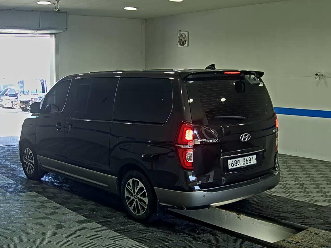 HYUNDAI THE NEW GRAND STAREX 9-SEATER DIESEL EXCLUSIVE 2018 - zdjęcie 6