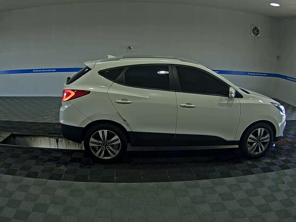 HYUNDAI NEW TUCSON ix DIESEL R2.0 2WD SMART SPECIAL 2015 - zdjęcie 4