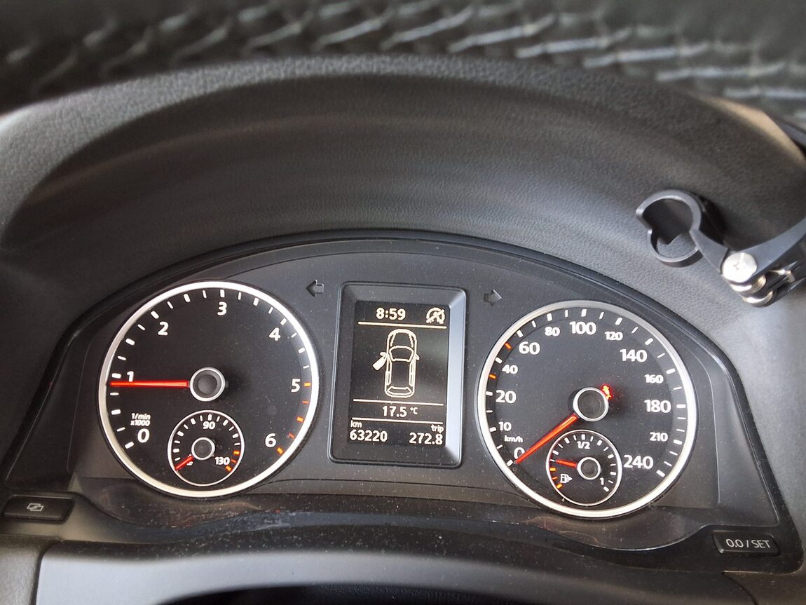 VOLKSWAGEN TIGUAN 2.0 TDI BLUEMOTION PREMIUM 2012 - zdjęcie 10