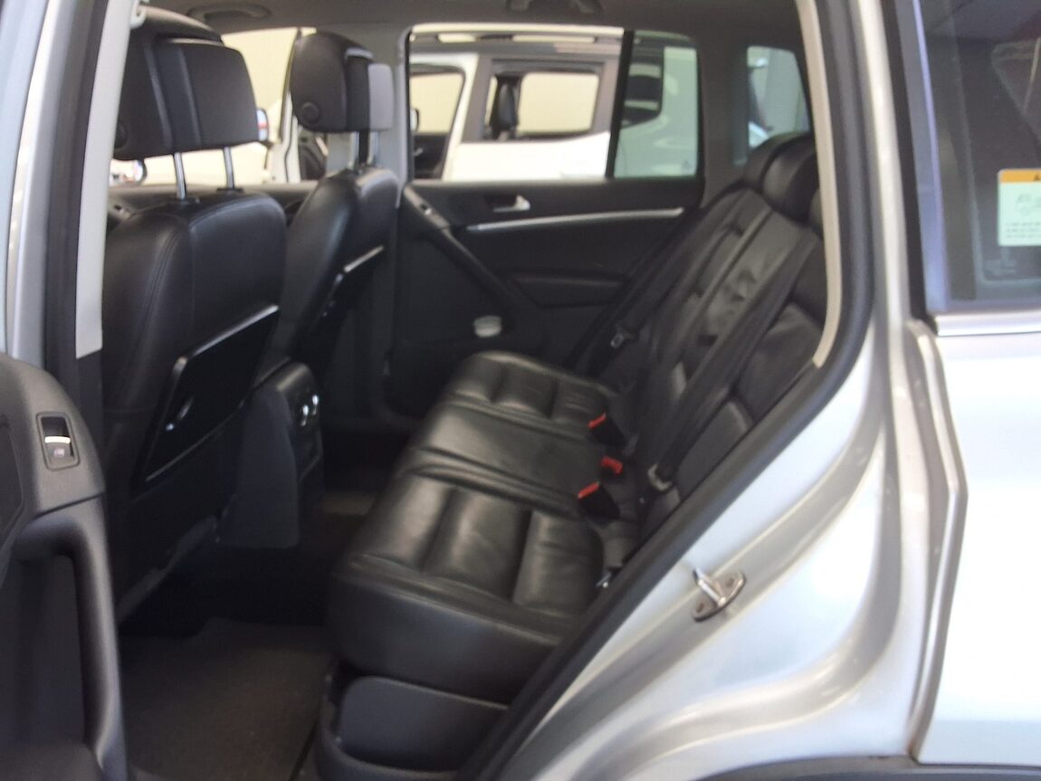 VOLKSWAGEN TIGUAN 2.0 TDI BLUEMOTION PREMIUM 2012 - zdjęcie 13
