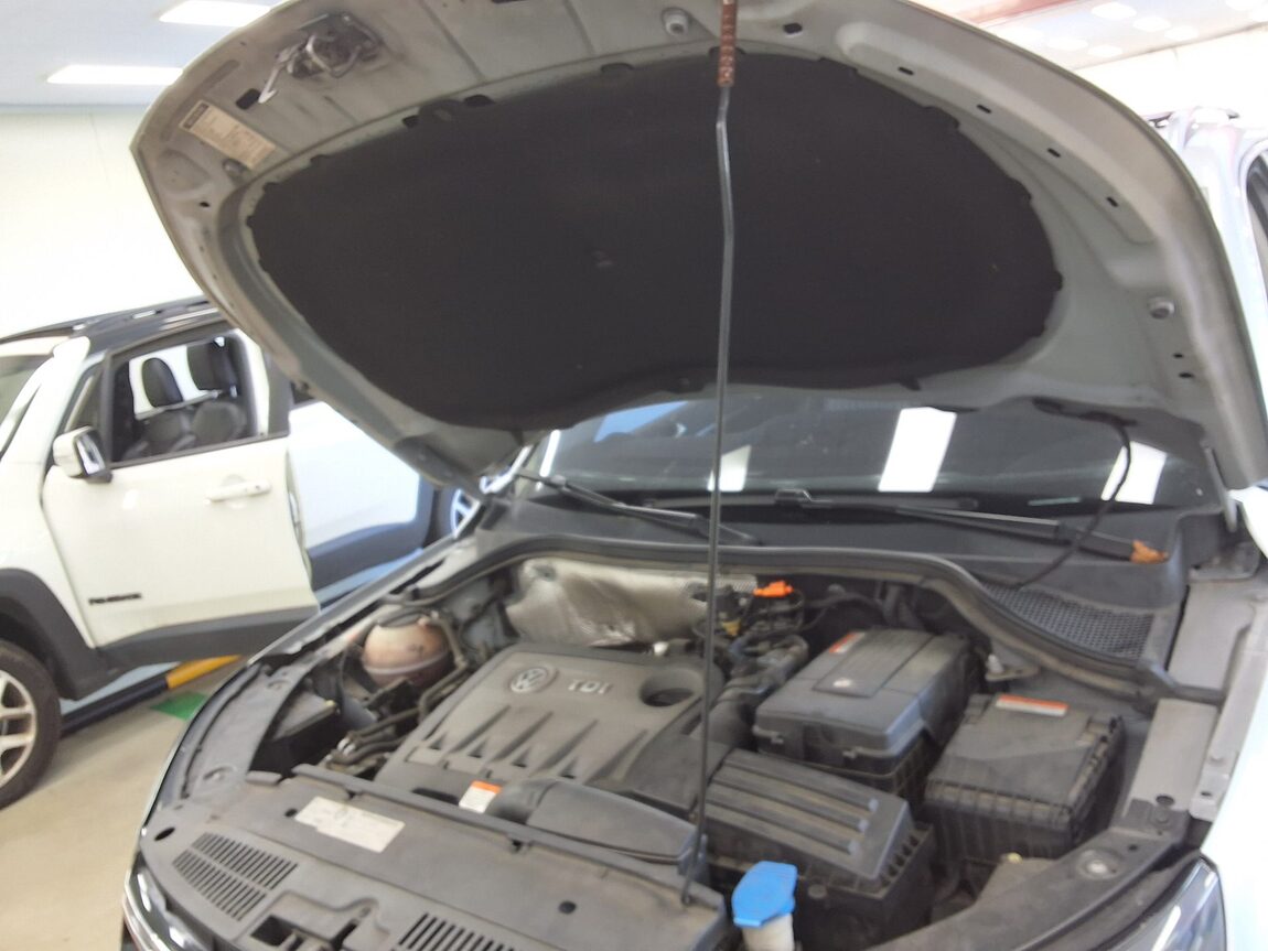 VOLKSWAGEN TIGUAN 2.0 TDI BLUEMOTION PREMIUM 2012 - zdjęcie 18