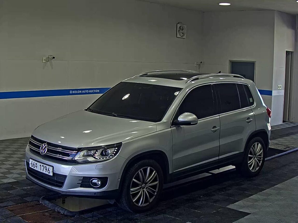 VOLKSWAGEN TIGUAN 2.0 TDI BLUEMOTION PREMIUM 2012 - zdjęcie 2