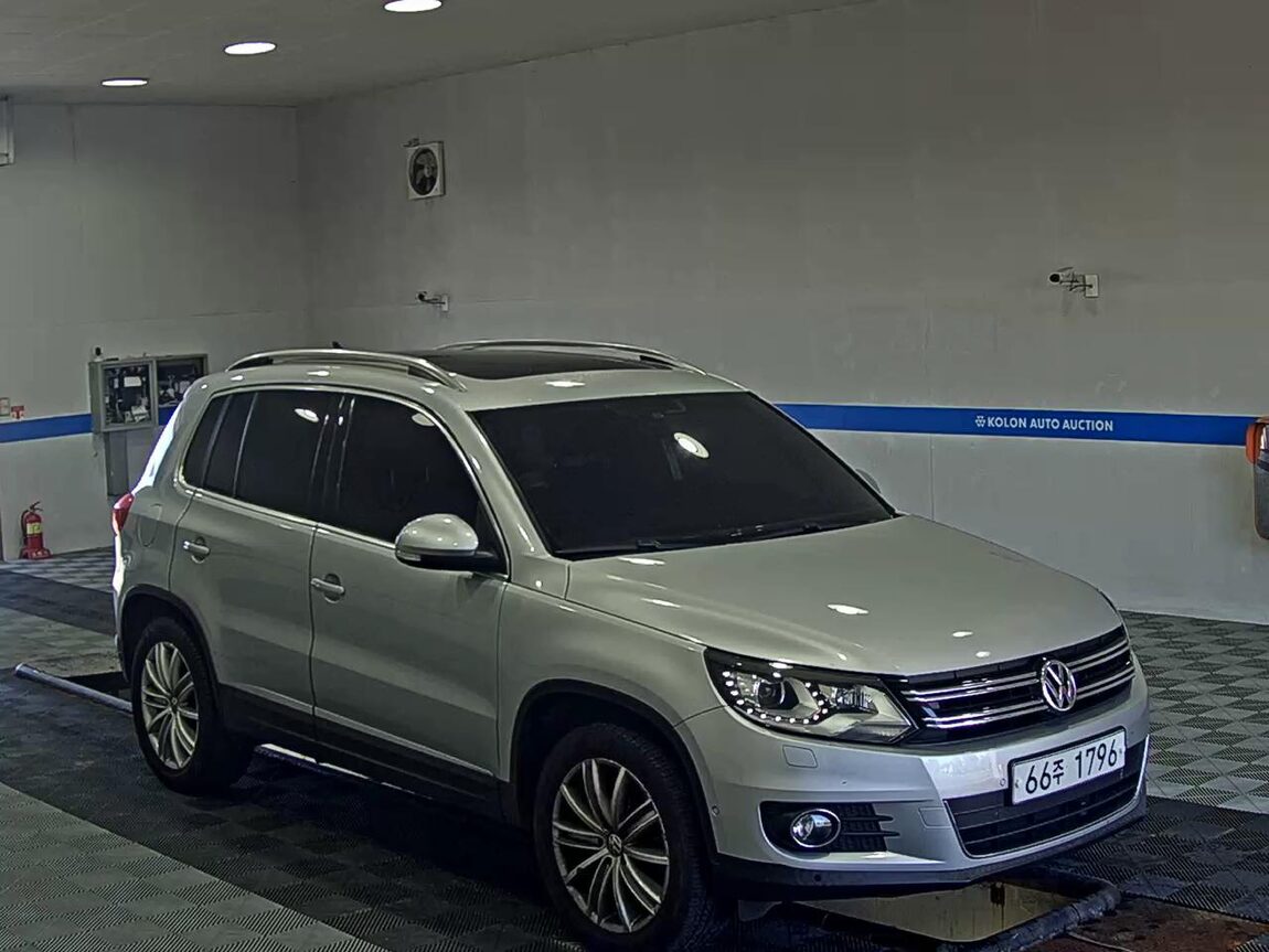 VOLKSWAGEN TIGUAN 2.0 TDI BLUEMOTION PREMIUM 2012 - zdjęcie 3