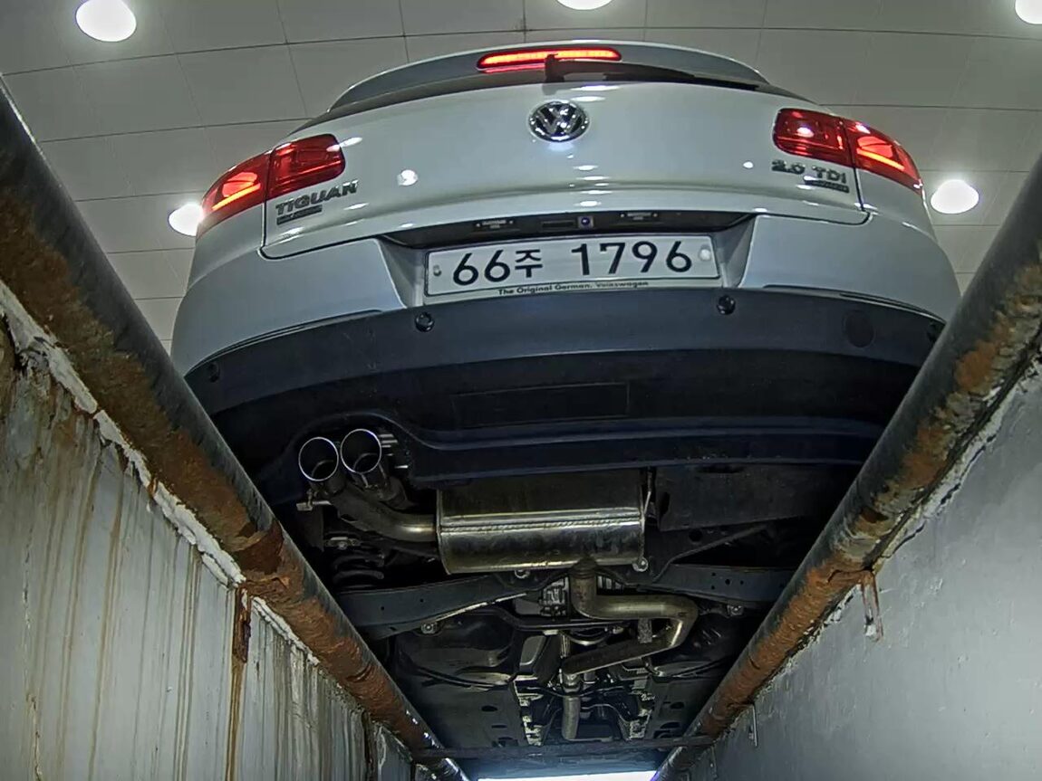 VOLKSWAGEN TIGUAN 2.0 TDI BLUEMOTION PREMIUM 2012 - zdjęcie 8