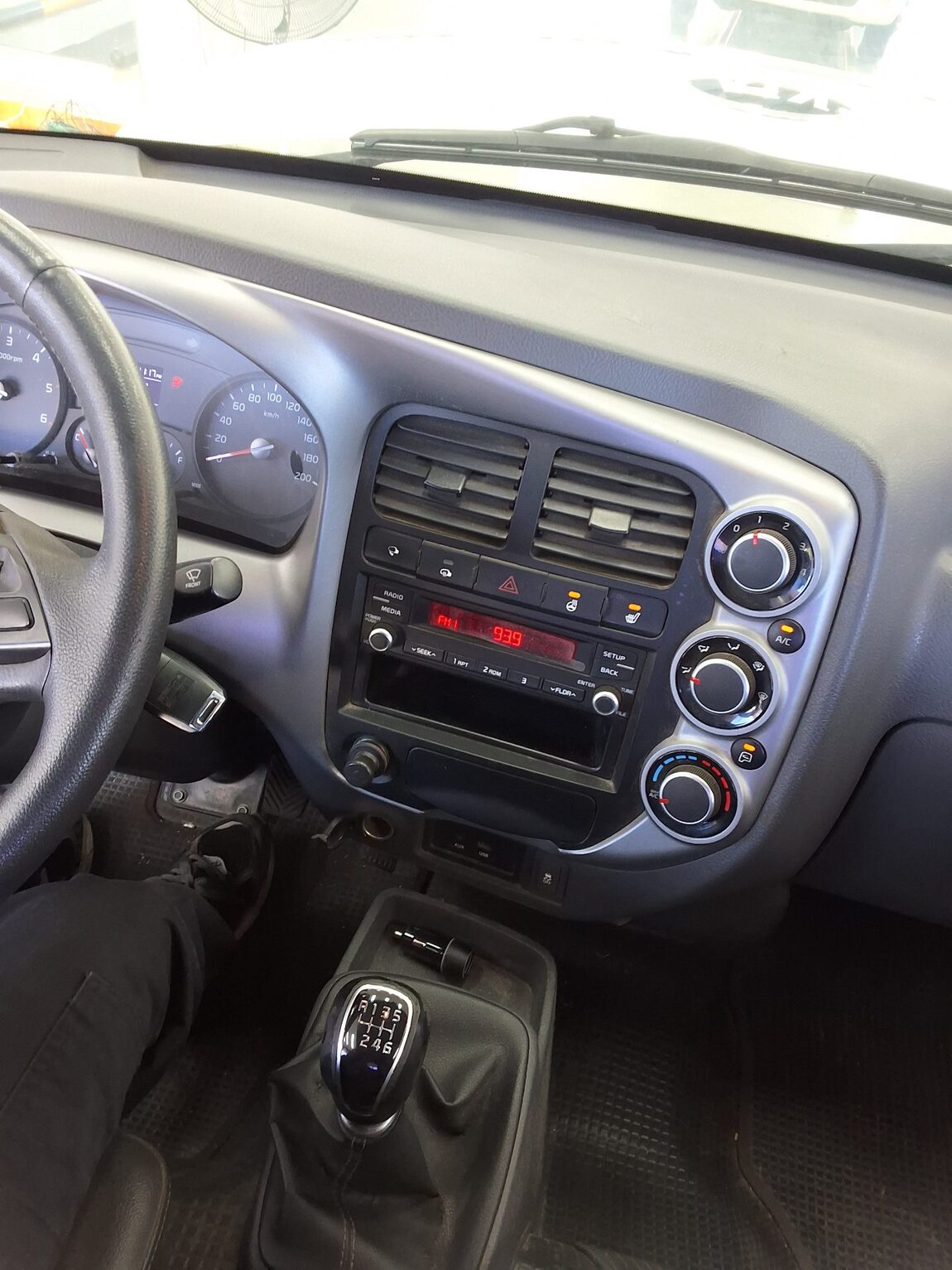 KIA BONGO III CARGO 1.2 TON KING CAB EXTRA LONG WHEELBASE 2017 - zdjęcie 15