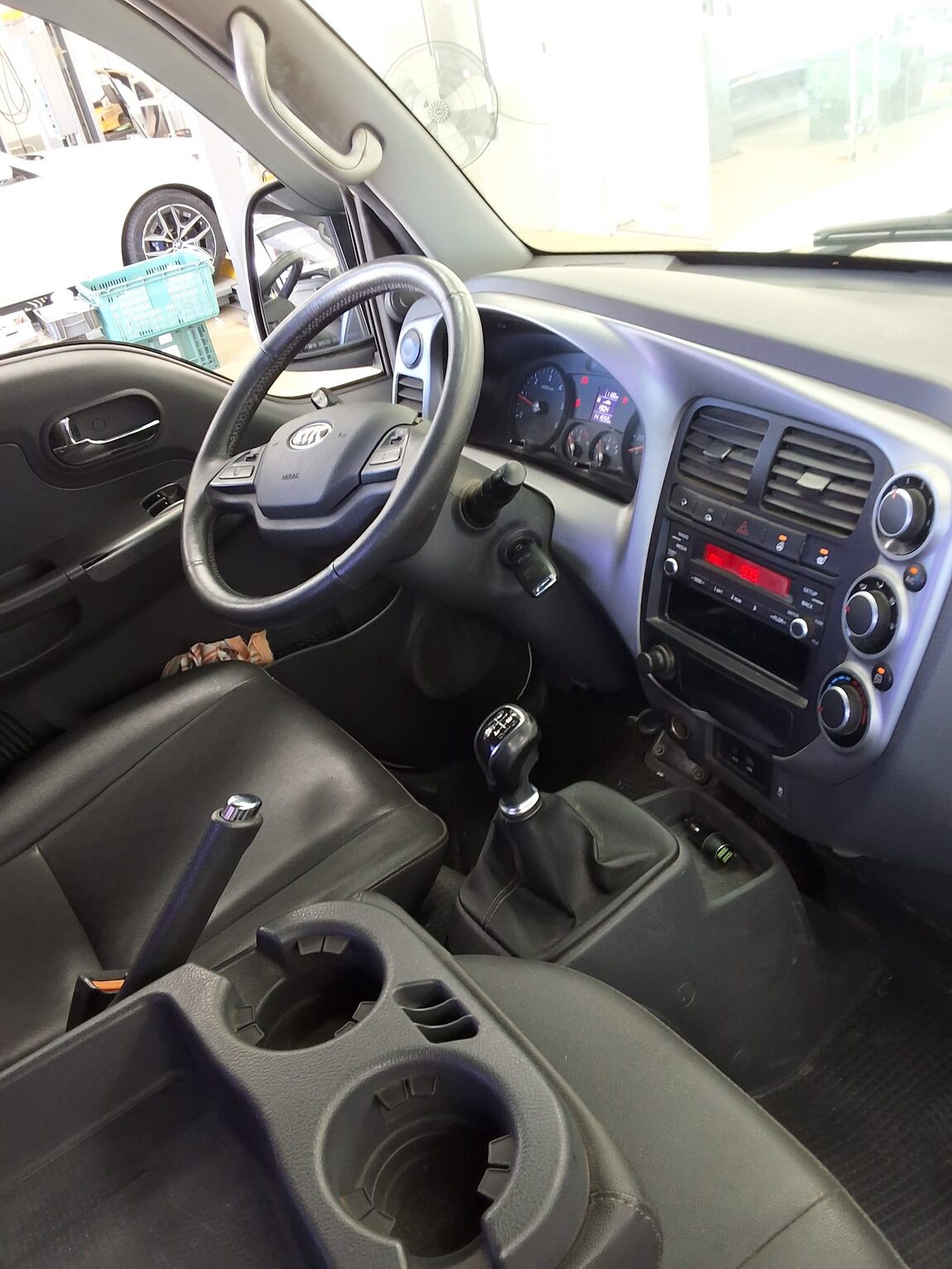 KIA BONGO III CARGO 1.2 TON KING CAB EXTRA LONG WHEELBASE 2017 - zdjęcie 11