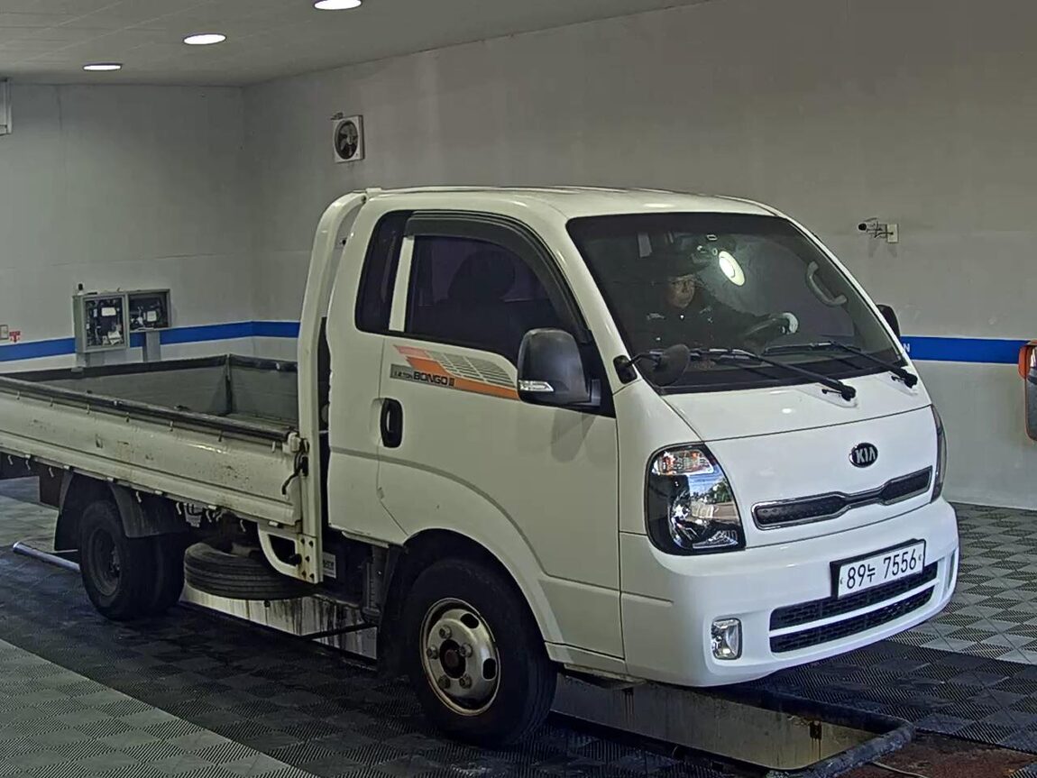 KIA BONGO III CARGO 1.2 TON KING CAB EXTRA LONG WHEELBASE 2017 - zdjęcie 3
