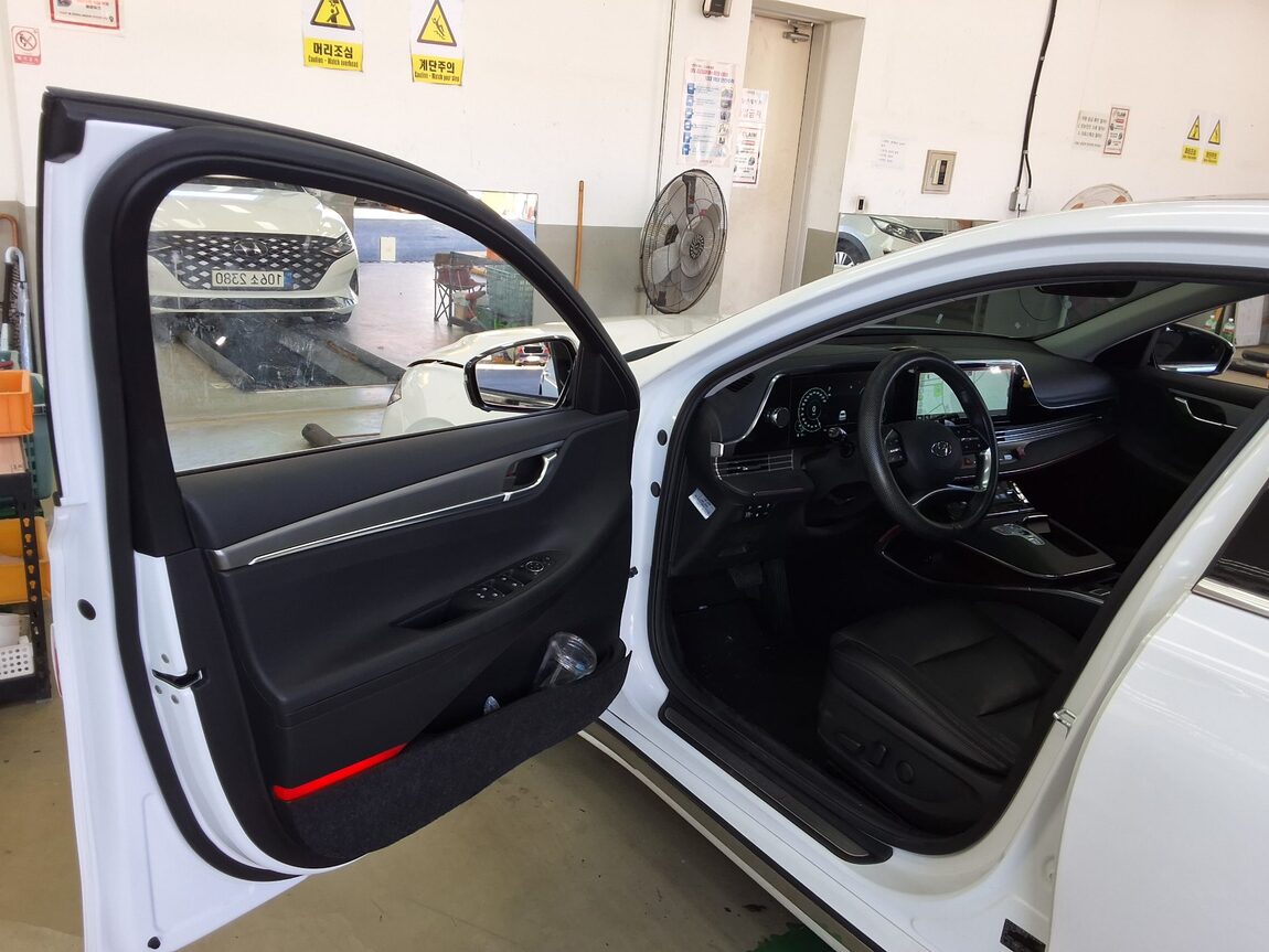 HYUNDAI THE NEW GRANDEUR IG GASOLINE 2.5 LE BLANC 2022 - zdjęcie 10