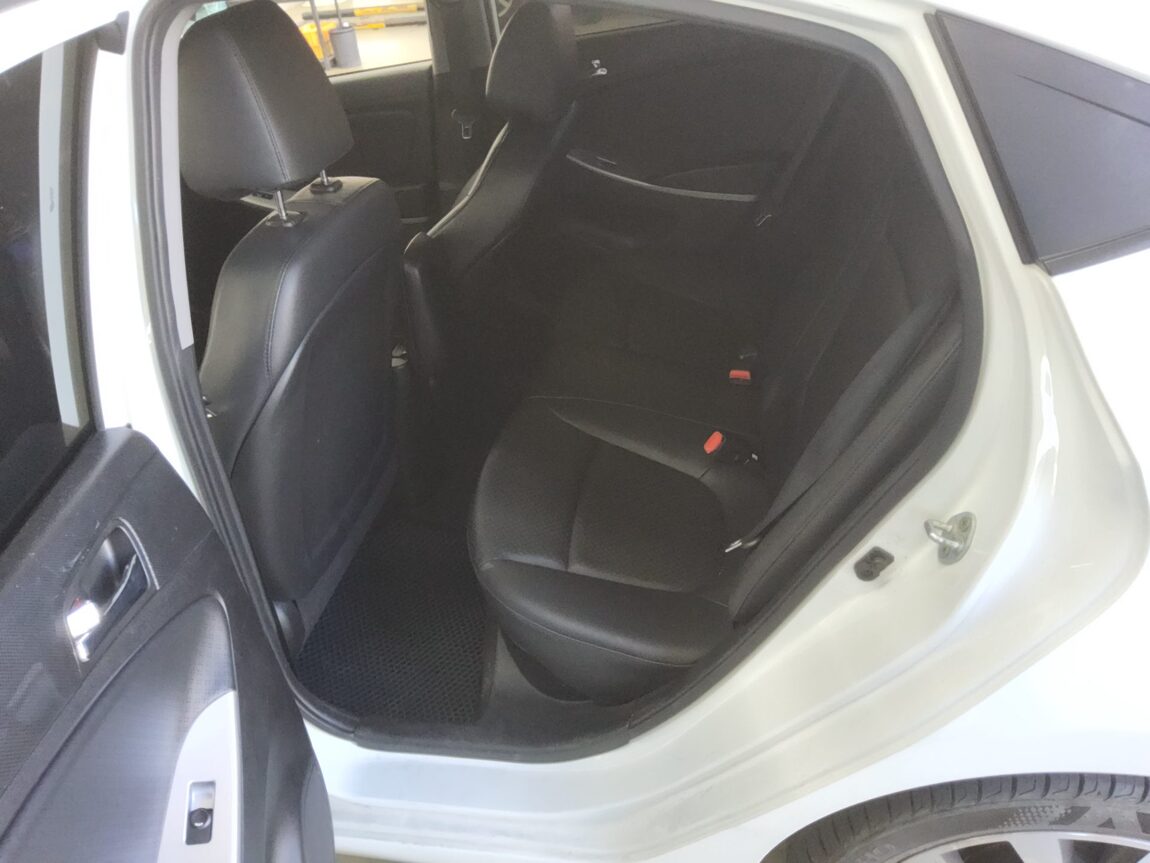 HYUNDAI NEW ACCENT 1.4 VVT MODERN 2015 - zdjęcie 12