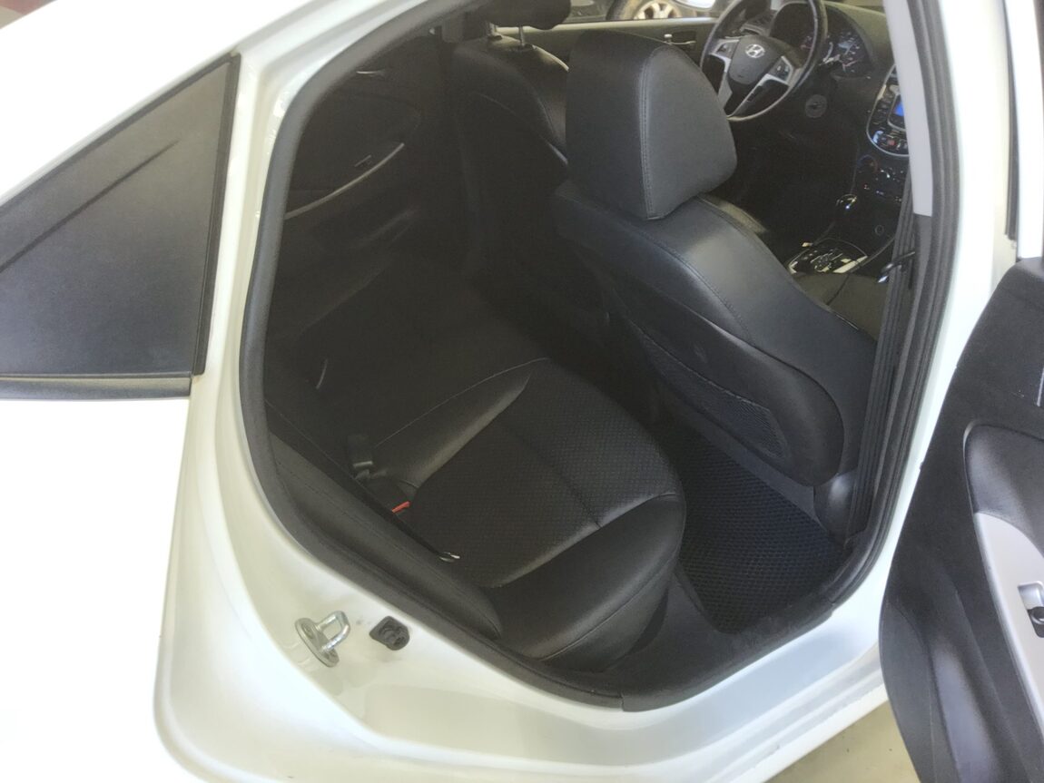 HYUNDAI NEW ACCENT 1.4 VVT MODERN 2015 - zdjęcie 13