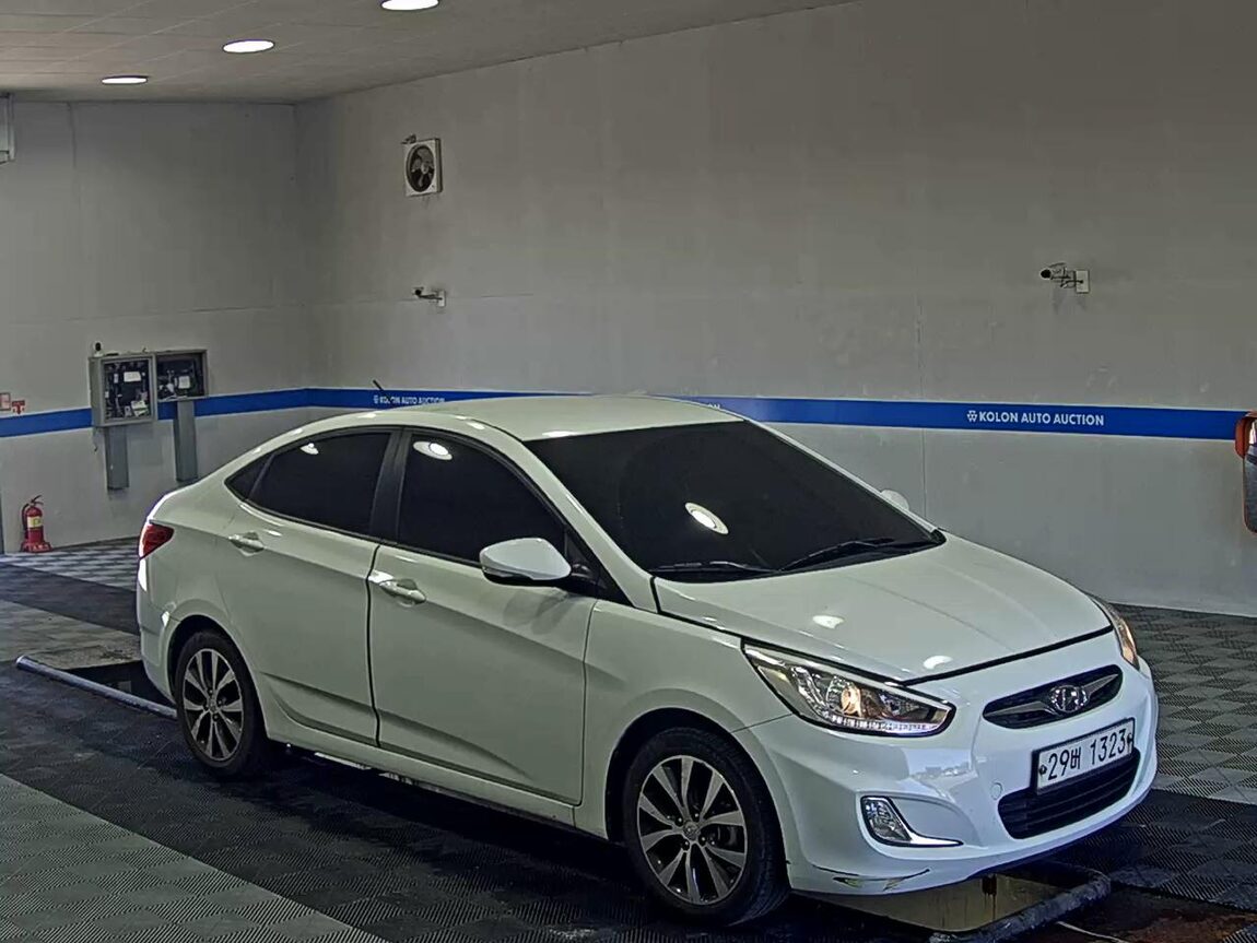 HYUNDAI NEW ACCENT 1.4 VVT MODERN 2015 - zdjęcie 3