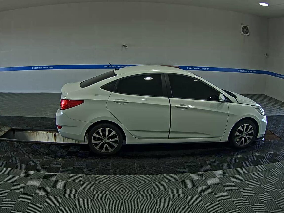 HYUNDAI NEW ACCENT 1.4 VVT MODERN 2015 - zdjęcie 4