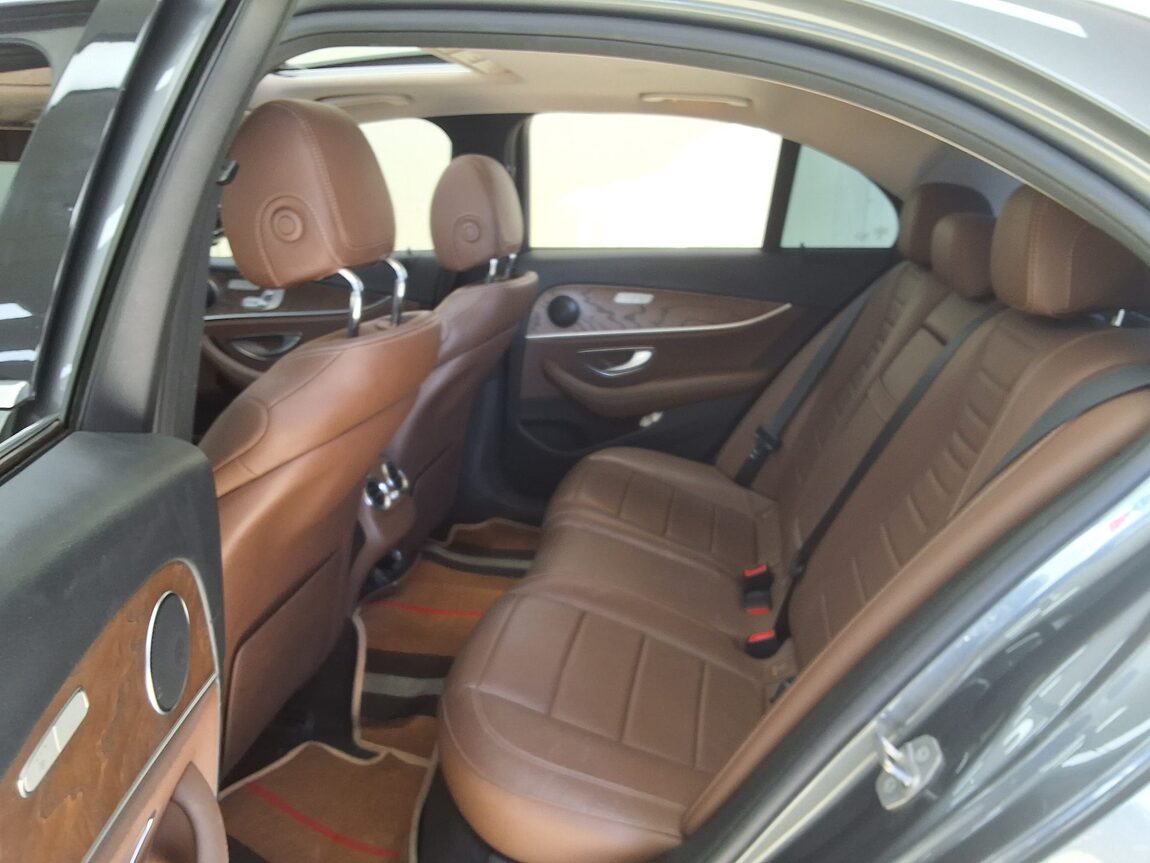 MERCEDES-BENZ E-CLASS (5TH GEN) E300 EXCLUSIVE 2018 - zdjęcie 13