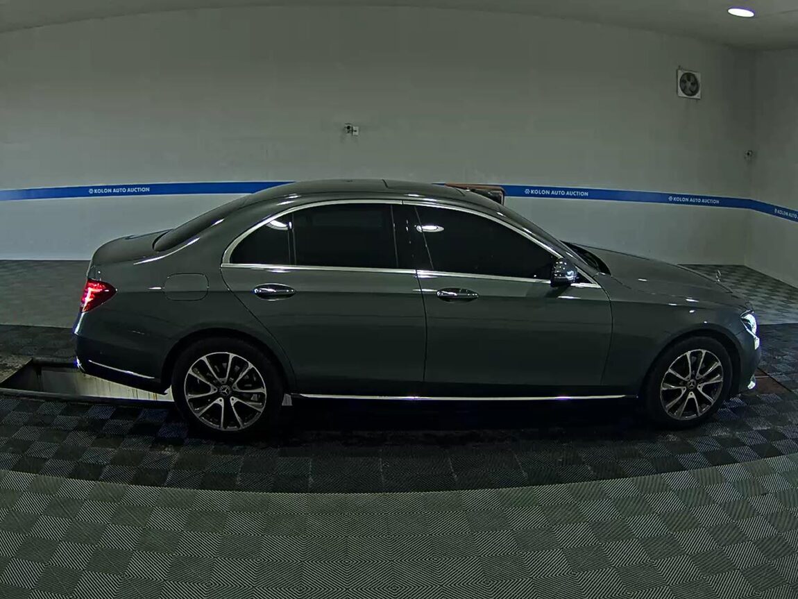 MERCEDES-BENZ E-CLASS (5TH GEN) E300 EXCLUSIVE 2018 - zdjęcie 4