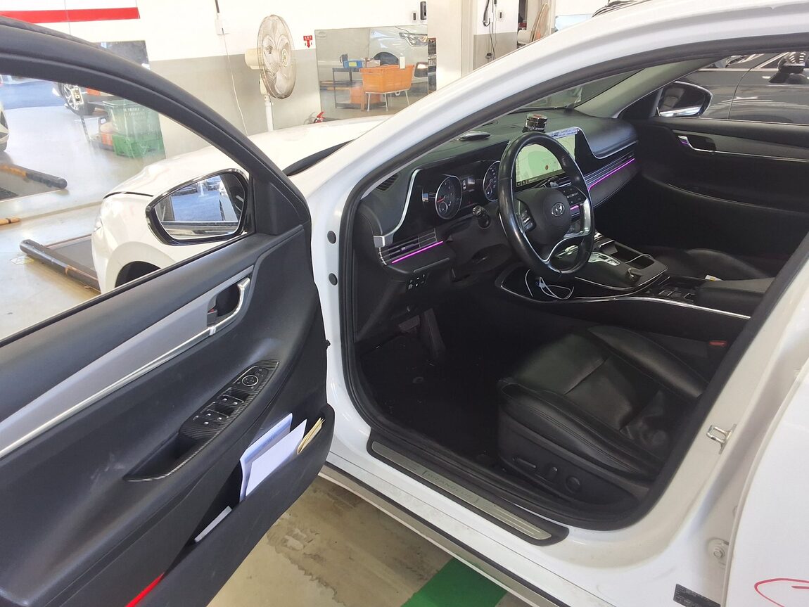 HYUNDAI THE NEW GRANDEUR IG LPi 3.0 RENTAL CAR MODERN 2021 - zdjęcie 10