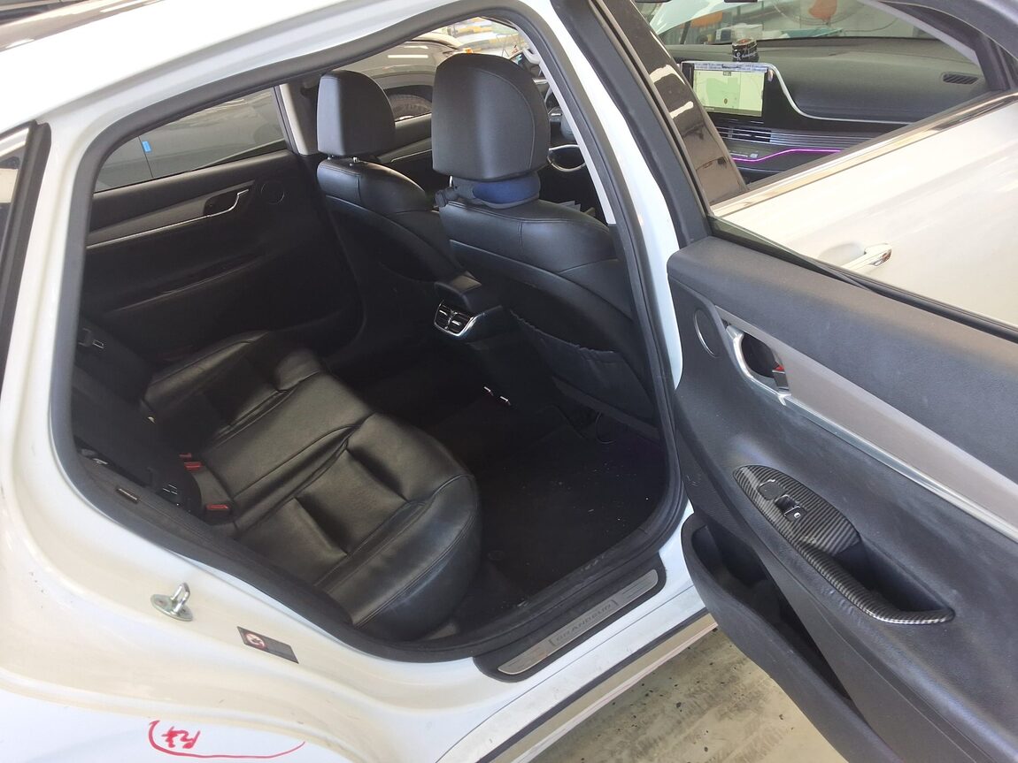 HYUNDAI THE NEW GRANDEUR IG LPi 3.0 RENTAL CAR MODERN 2021 - zdjęcie 13