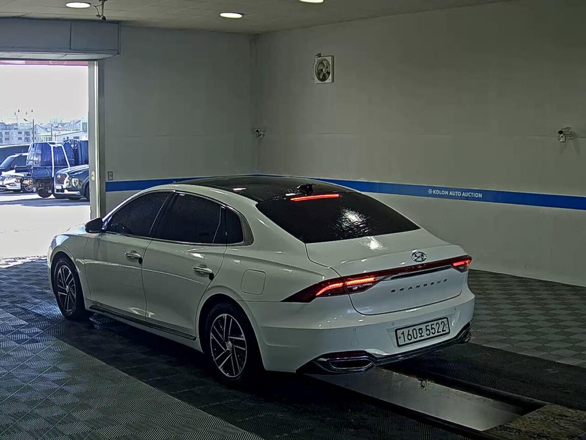 HYUNDAI THE NEW GRANDEUR IG LPi 3.0 RENTAL CAR MODERN 2021 - zdjęcie 6