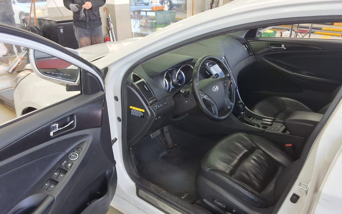 HYUNDAI SONATA THE BRILLIANT LPi DISABLED VEHICLE MODERN 2013 - zdjęcie 10