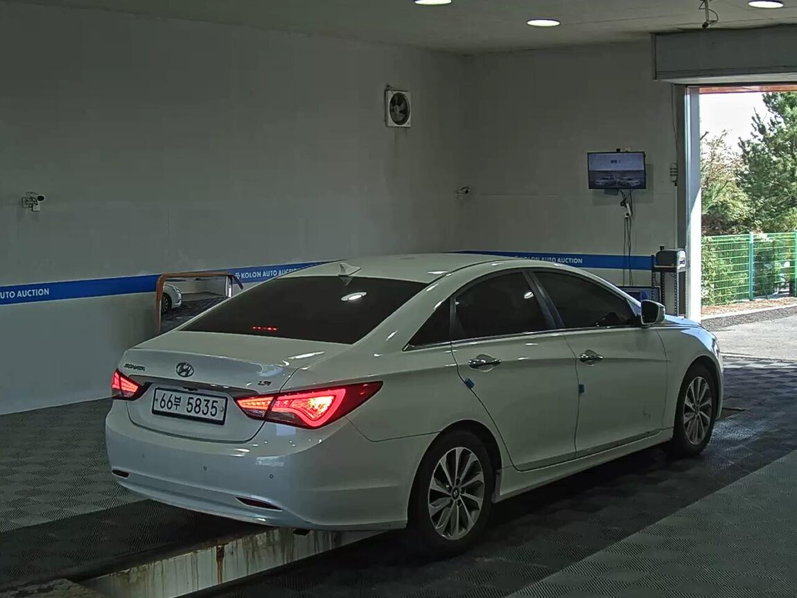 HYUNDAI SONATA THE BRILLIANT LPi DISABLED VEHICLE MODERN 2013 - zdjęcie 5