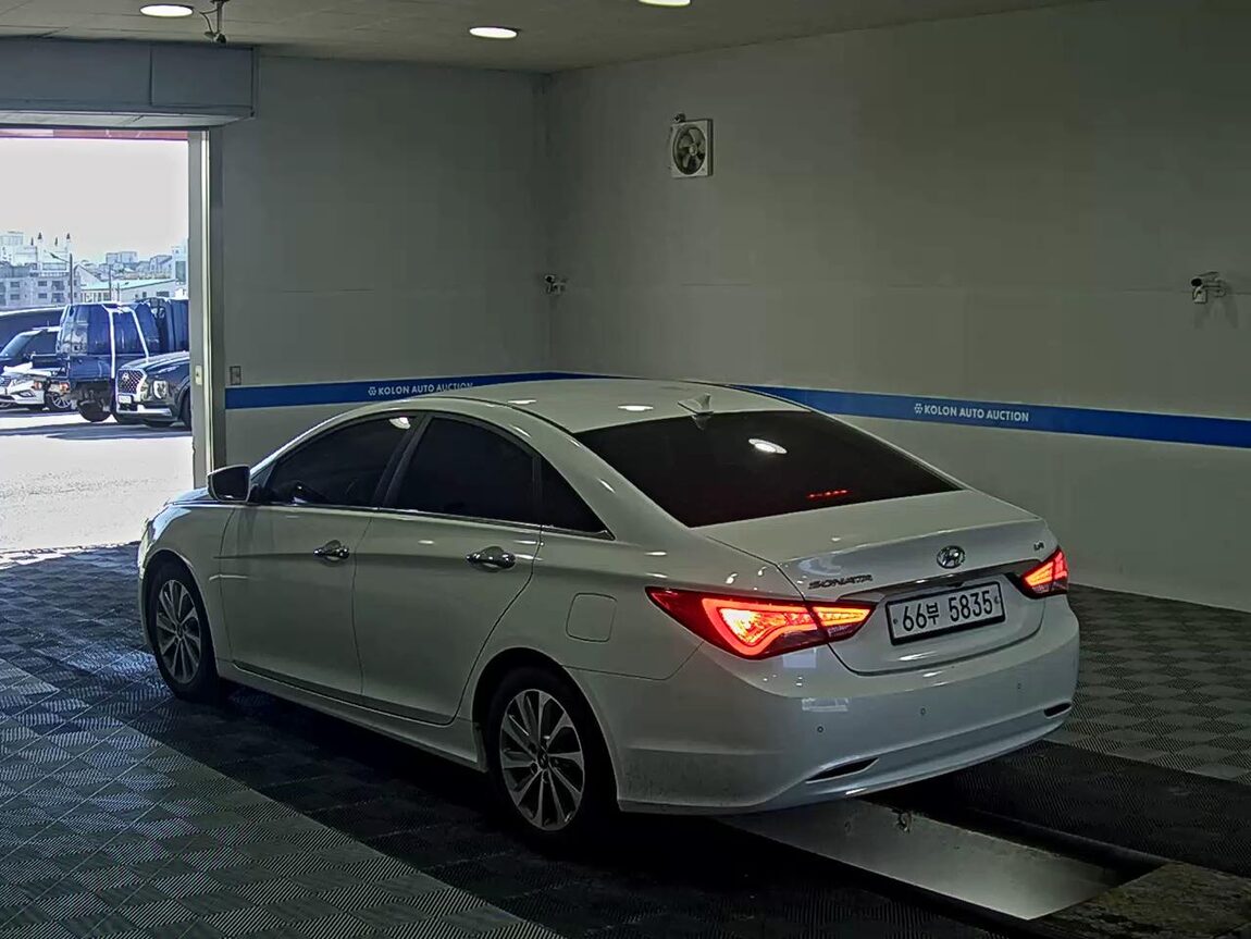 HYUNDAI SONATA THE BRILLIANT LPi DISABLED VEHICLE MODERN 2013 - zdjęcie 6