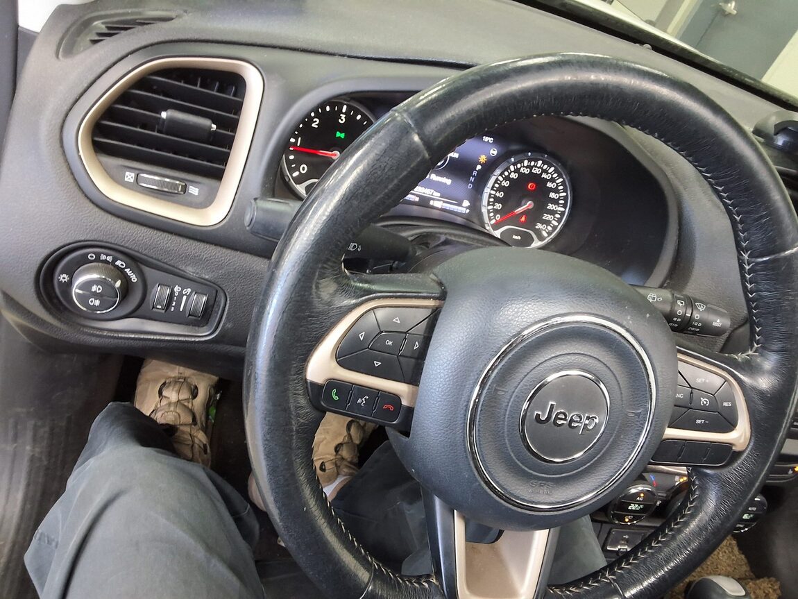 JEEP RENEGADE 2.0 DIESEL AWD LONGITUDE 2016 - zdjęcie 23