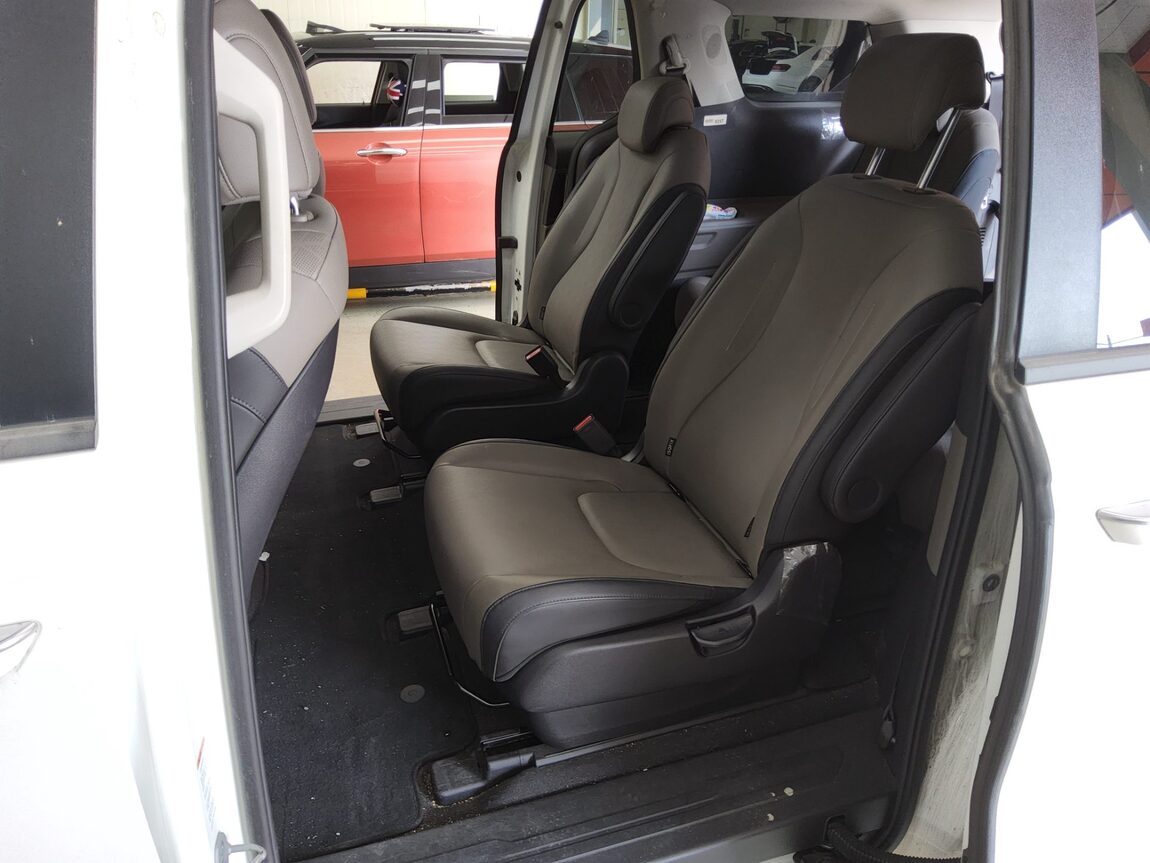 KIA THE NEW CARNIVAL (KA4) 9-SEATER DIESEL PRESTIGE 2024 - zdjęcie 12