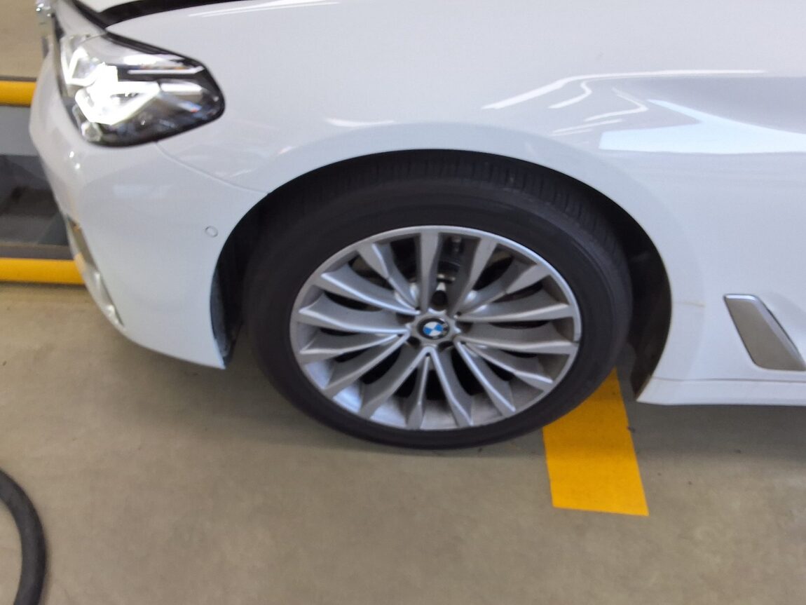 BMW 5 SERIES (7TH GEN) 520i LUXURY 2021 - zdjęcie 19