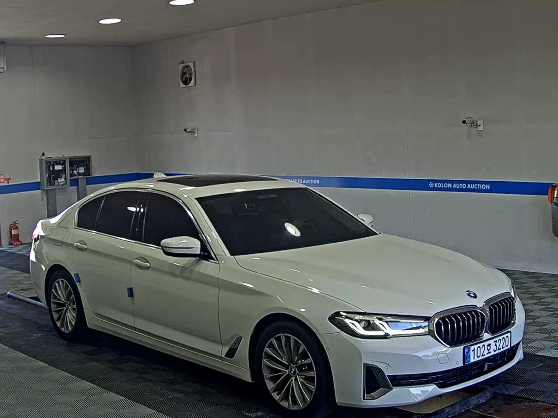 BMW 5 SERIES (7TH GEN) 520i LUXURY 2021 - zdjęcie 3