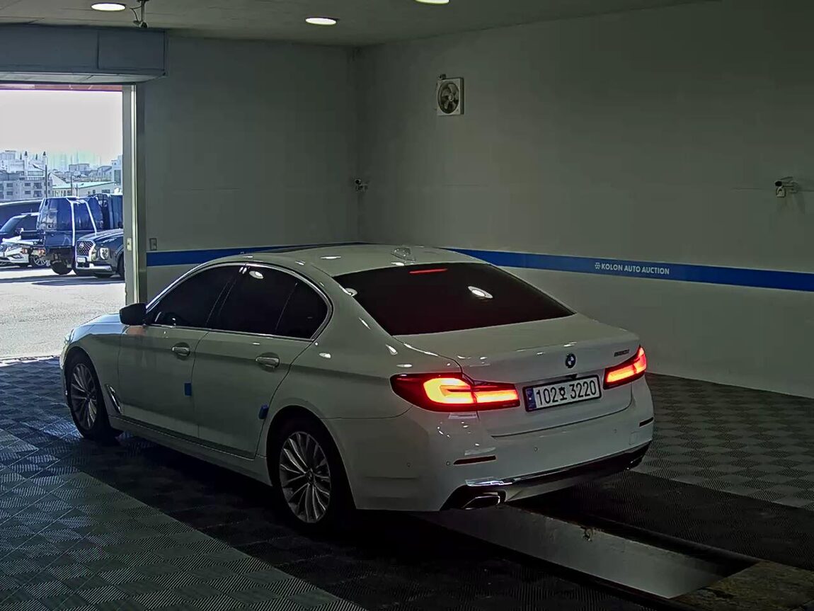 BMW 5 SERIES (7TH GEN) 520i LUXURY 2021 - zdjęcie 6