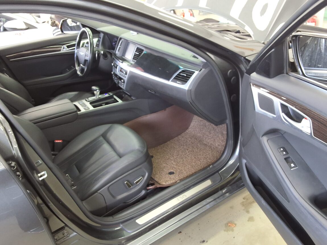 GENESIS G80 3.3 GDi AWD LUXURY 2019 - zdjęcie 14