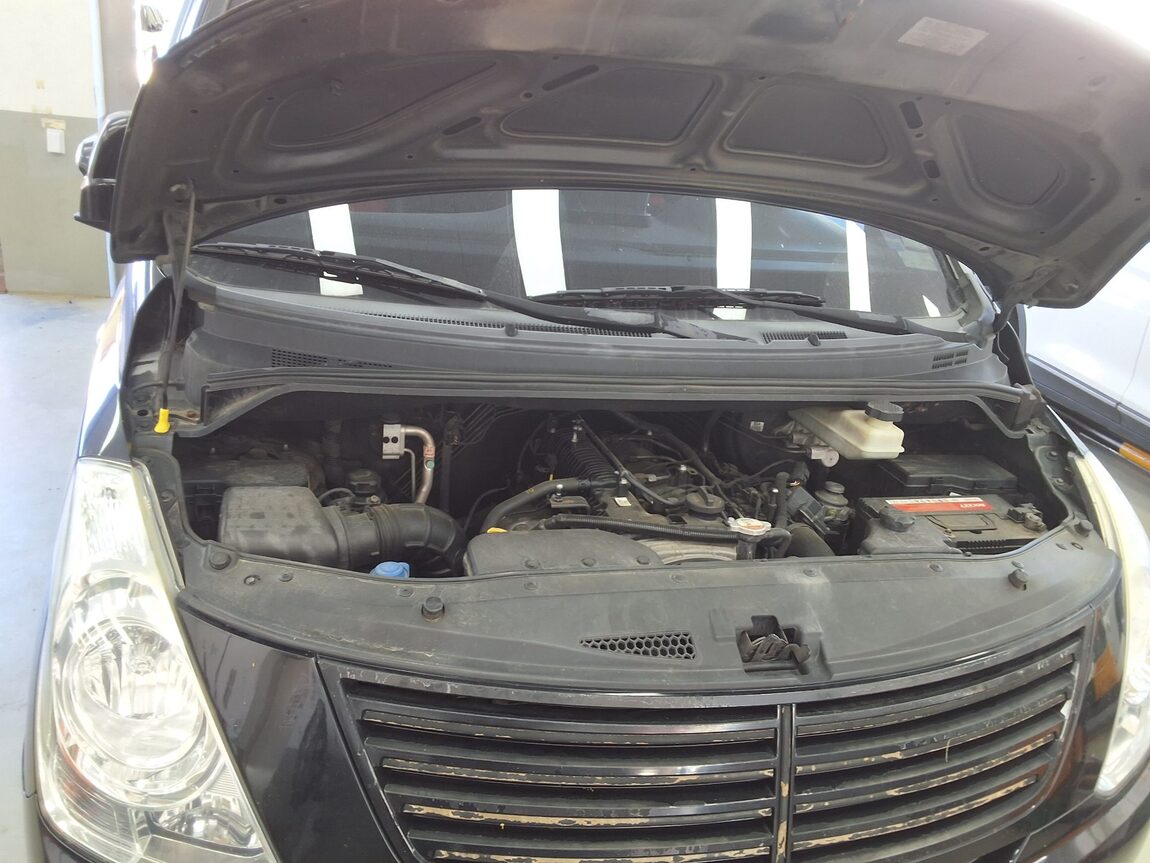 HYUNDAI GRAND STAREX 11-SEATER DIESEL CVX PREMIER 2013 - zdjęcie 20