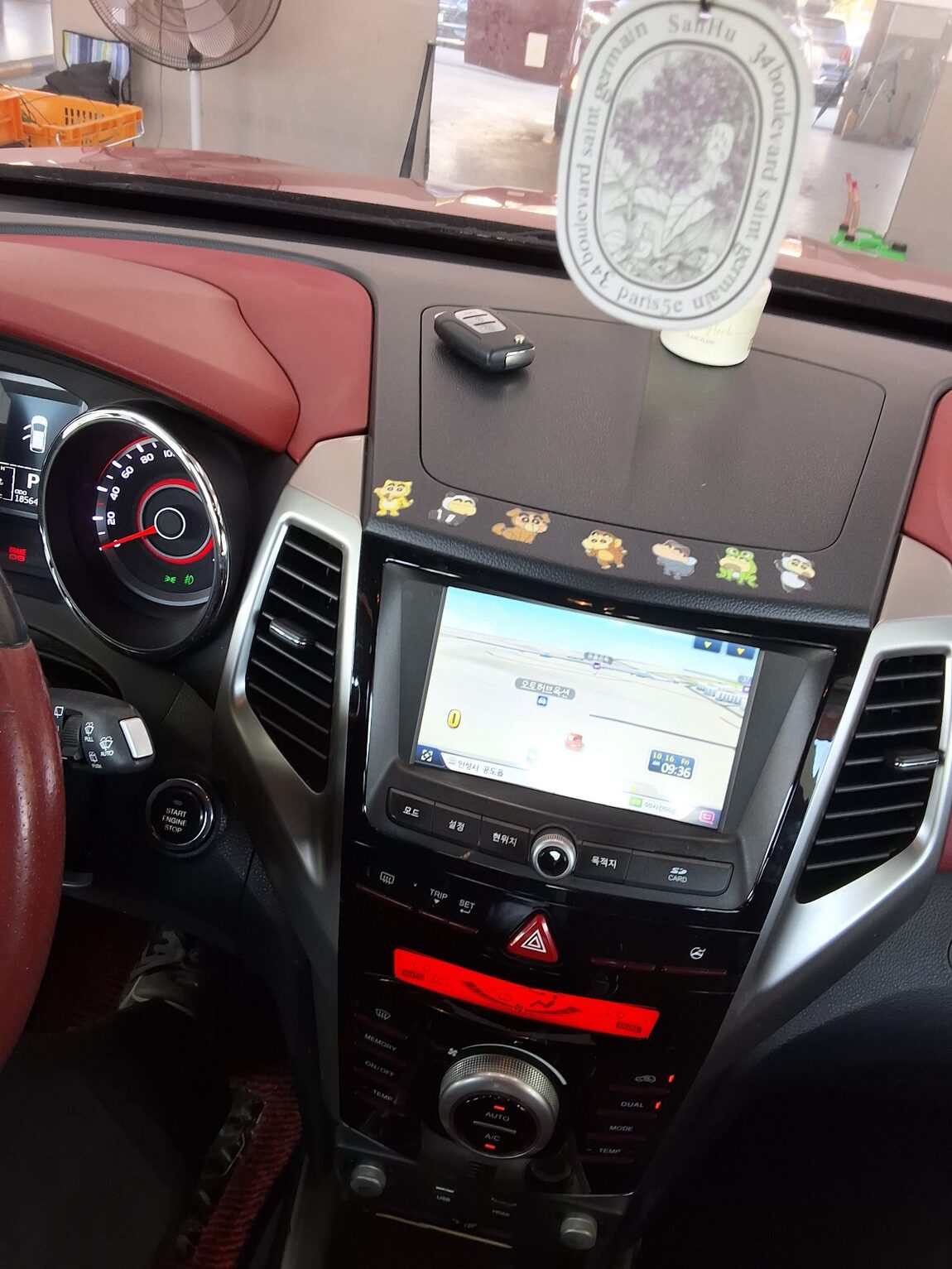 KG MOBILITY (SSANGYONG) TIVOLI DIESEL 2WD LX 2016 - zdjęcie 17