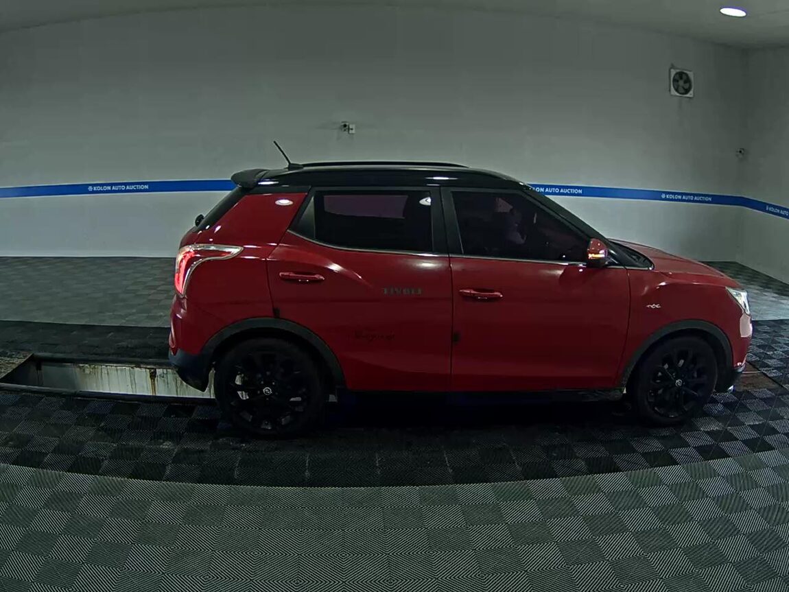 KG MOBILITY (SSANGYONG) TIVOLI DIESEL 2WD LX 2016 - zdjęcie 4
