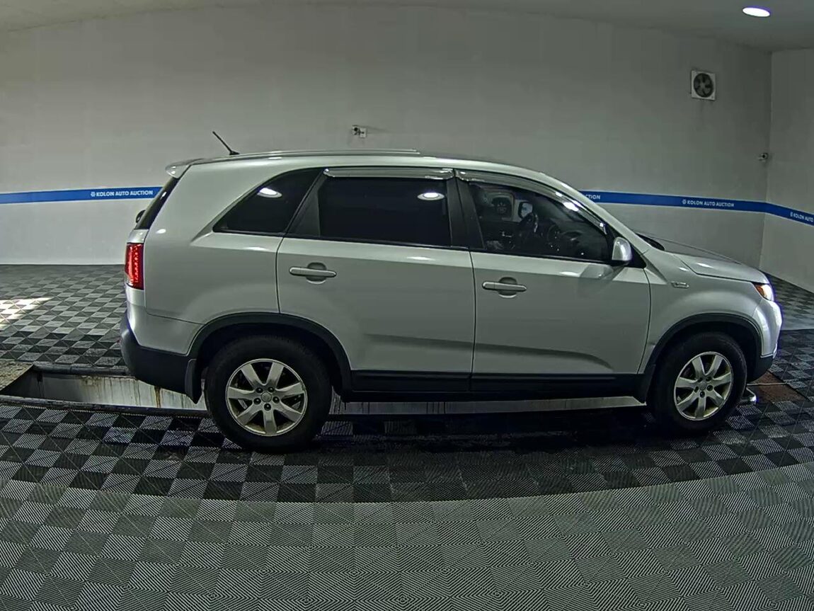 KIA SORENTO R DIESEL 2.2 2WD TLX PREMIUM MODEL 2010 - zdjęcie 4