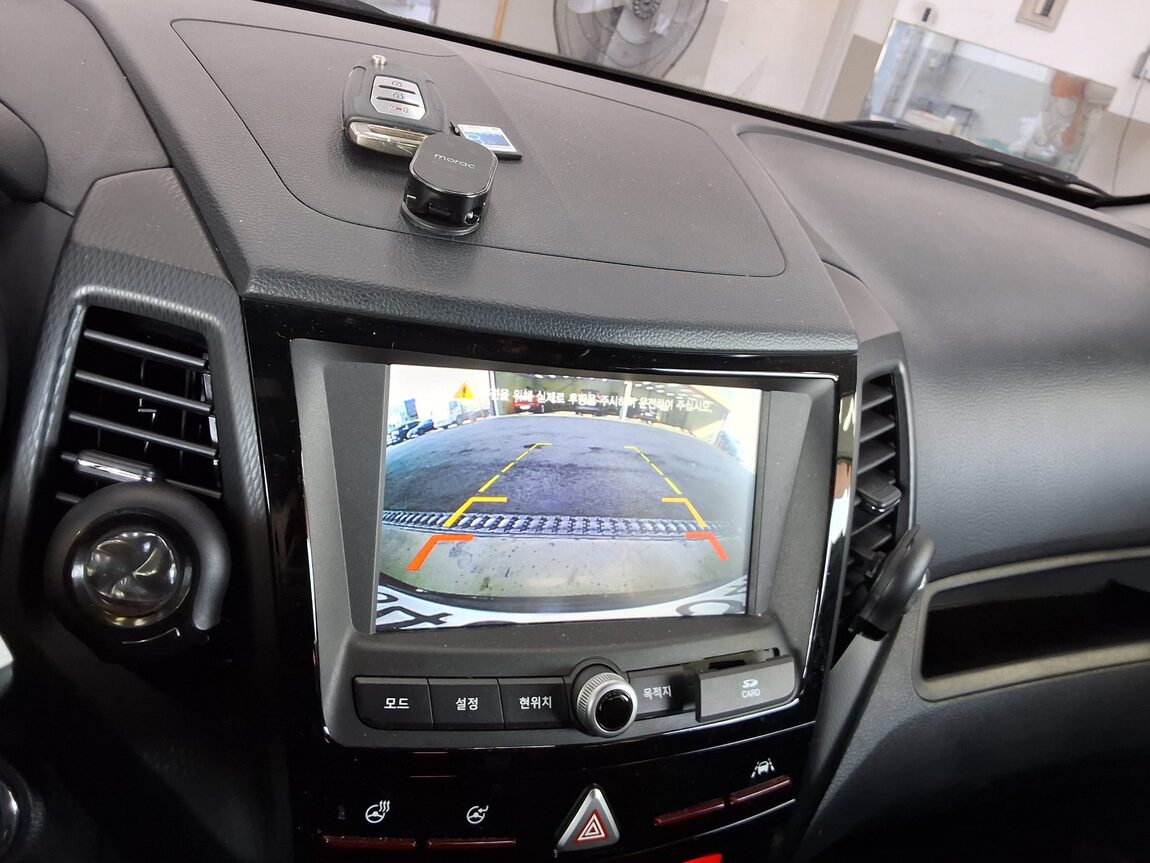 KG MOBILITY (SSANGYONG) TIVOLI AIR GASOLINE 2WD RX 2019 - zdjęcie 18