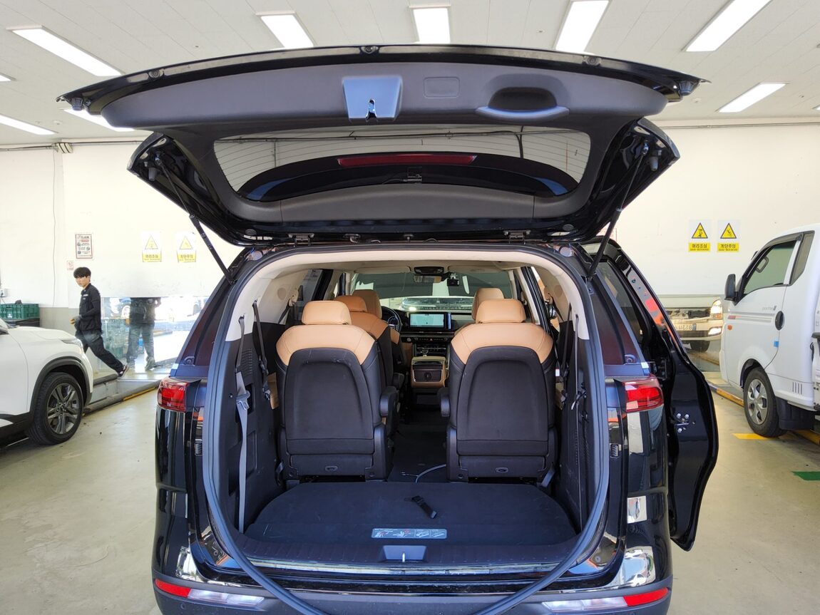 KIA NEW CARNIVAL (KA4) 9-SEATER DIESEL PRESTIGE 2023 - zdjęcie 15