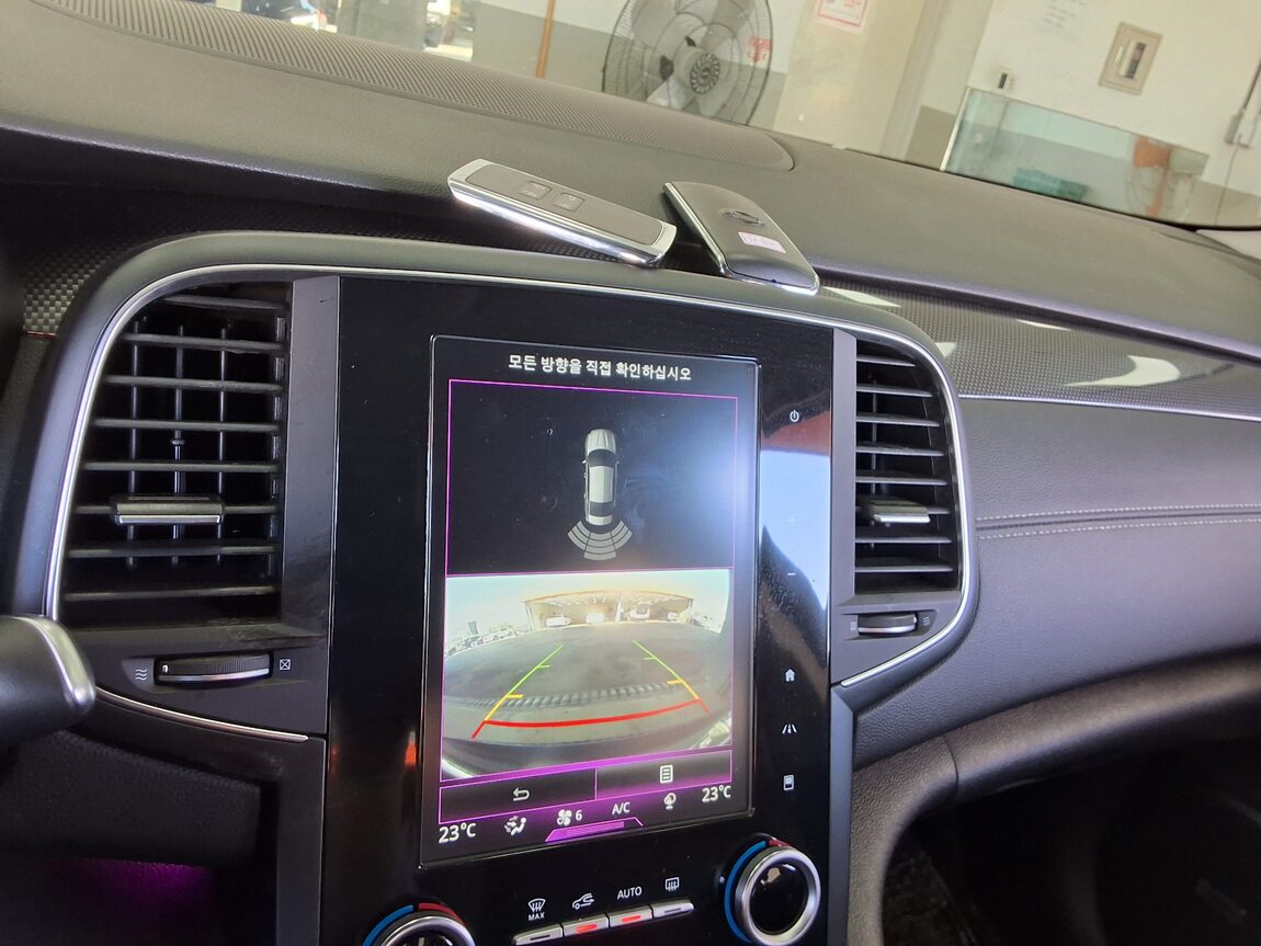 RENAULT (SAMSUNG) SM6 2.0 GDe LE 2019 - zdjęcie 17