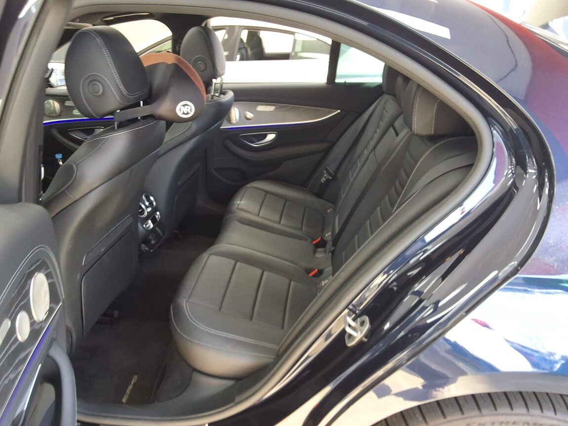 MERCEDES-BENZ E-CLASS (5TH GEN) E350 4MATIC AMG LINE 2022 - zdjęcie 13