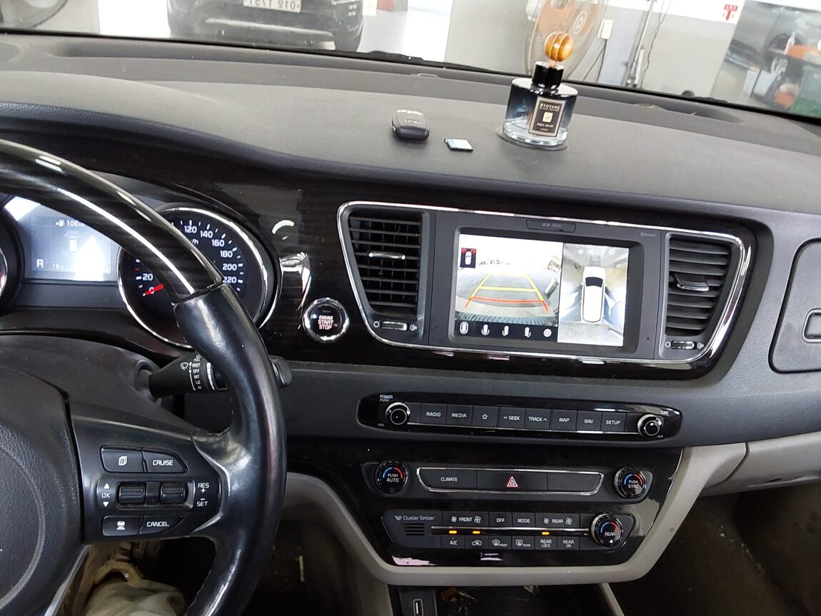 KIA THE NEW CARNIVAL 9-SEATER DIESEL NOBLESSE SPECIAL 2019 - zdjęcie 17