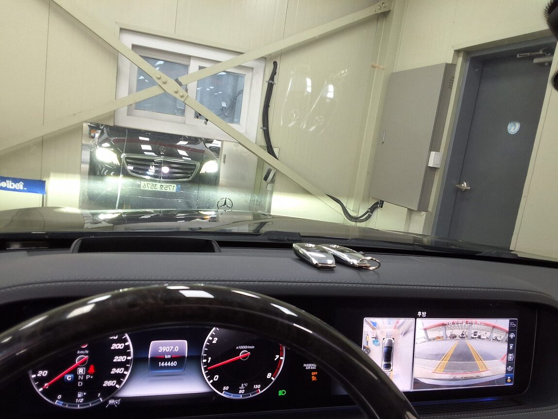 MERCEDES-BENZ S-CLASS (6TH GEN) S450L 4MATIC 2019 - zdjęcie 25